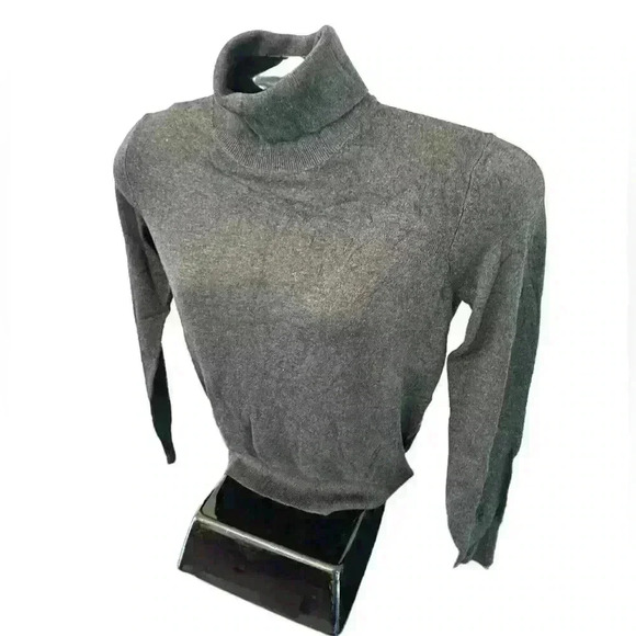 Women's H&M Soft Gray Turtle Neck Long Sleeve Size S Small New w/o Tags Sweater - Picture 2 of 10